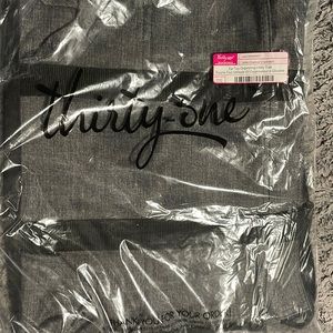 Thirty one zip top utility tote